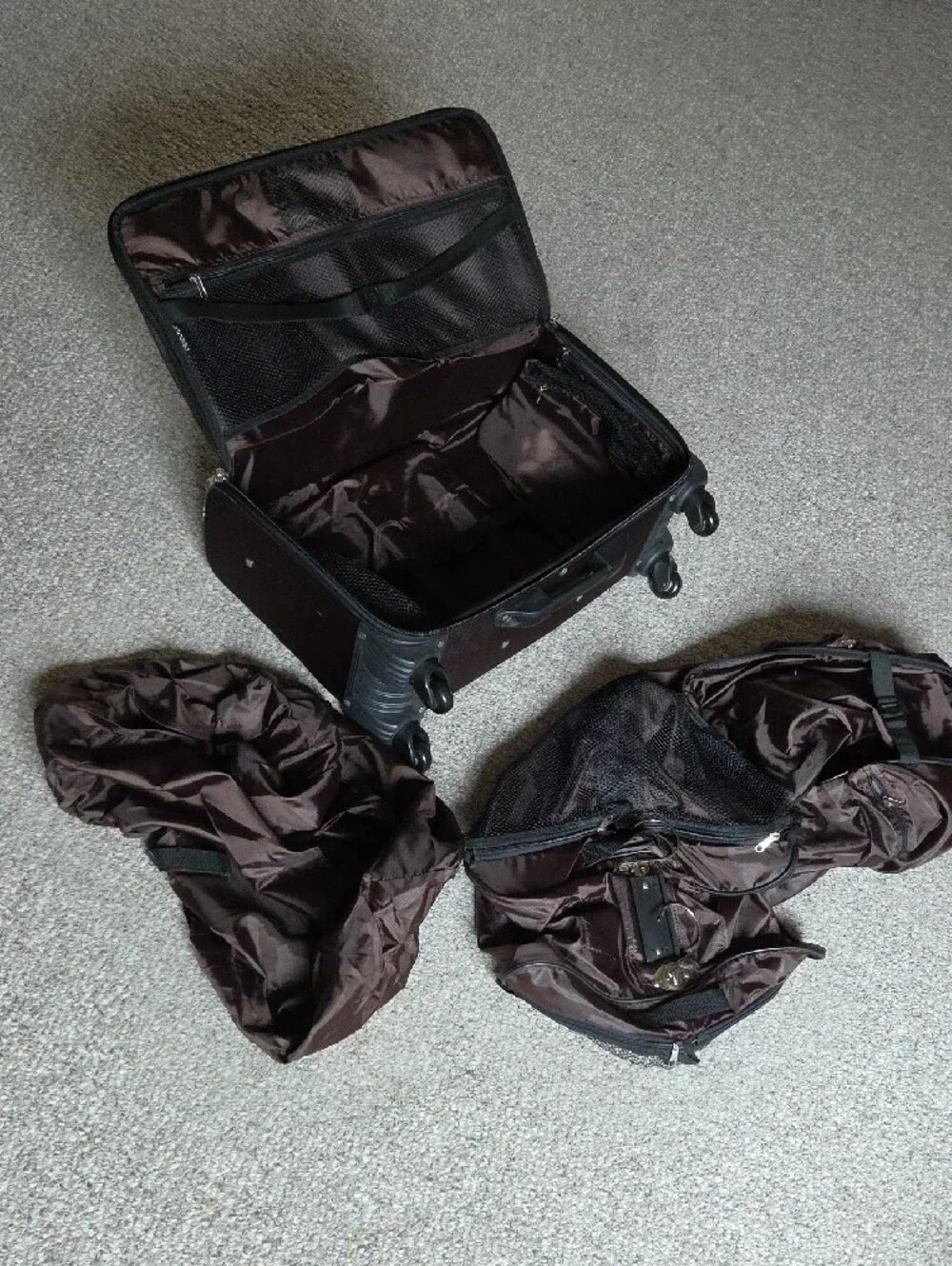 Brown 4 Wheels Rolling Carryon Travel Bag - Classic Professional Carry.